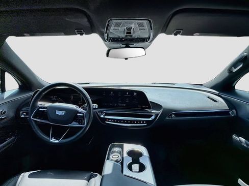 Used 2024 Cadillac Lyriq Tech RWD image 16