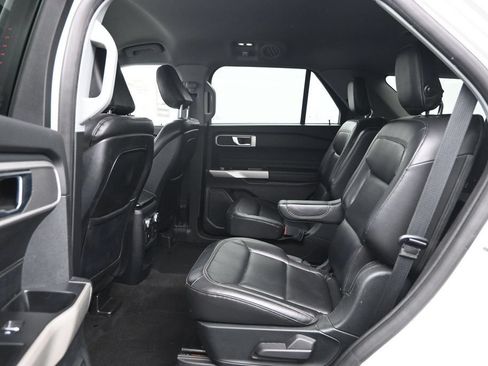 Used 2020 Ford Explorer XLT w/ Equipment Group 202A AWD/4WD image 28