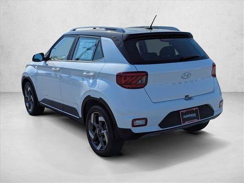 New 2026 Hyundai Venue SEL FWD image 7