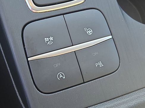 Used 2022 Ford Escape Titanium w/ Titanium Elite Package image 25