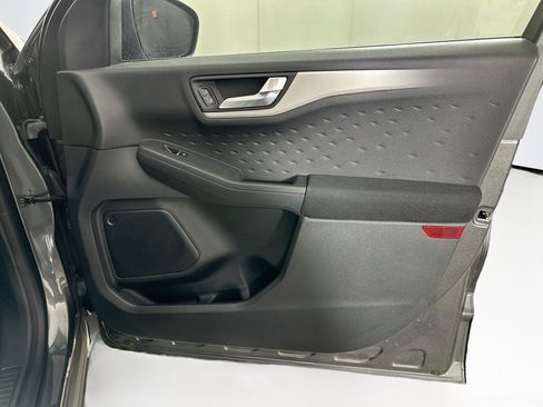 Used 2020 Ford Escape SE FWD image 30