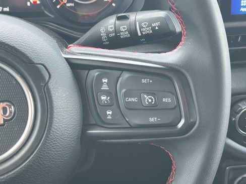 Used 2024 Jeep Wrangler Unlimited Rubicon image 12