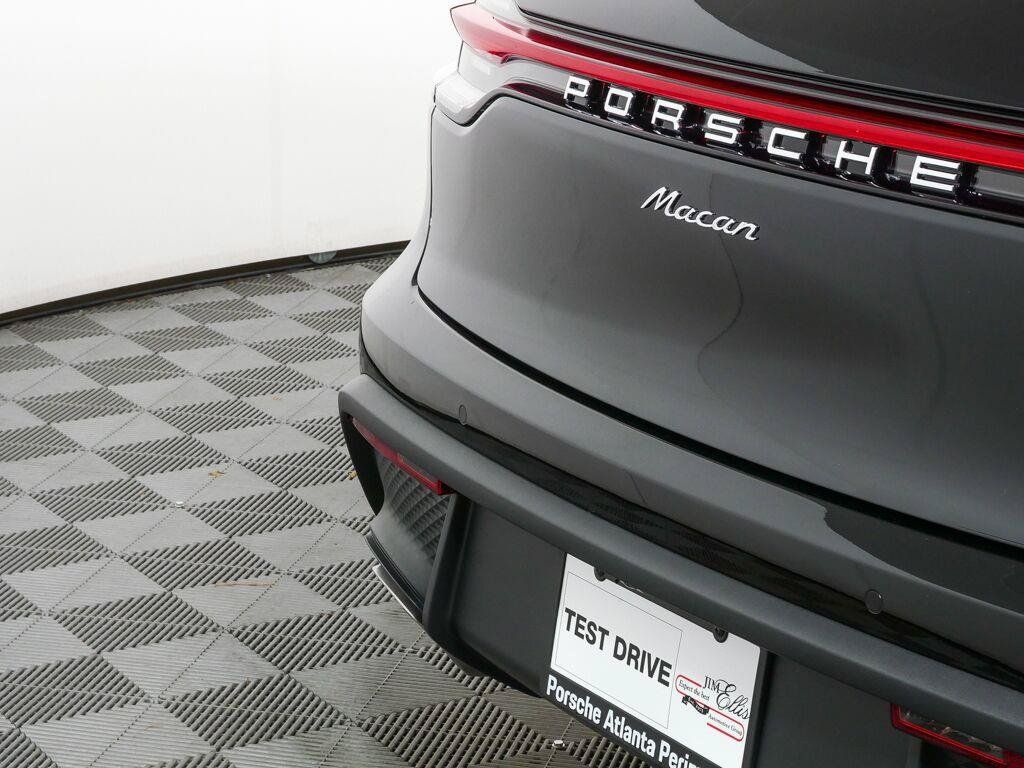 Certified 2026 Porsche Macan AWD/4WD image 37