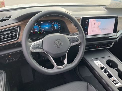 New 2026 Volkswagen Atlas SE image 32
