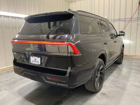 Used 2025 Lincoln Navigator Reserve w/ Jet Appearance Package image 27