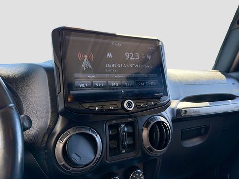 Used 2017 Jeep Wrangler Unlimited Sport w/ Quick Order Package 24S AWD/4WD image 10