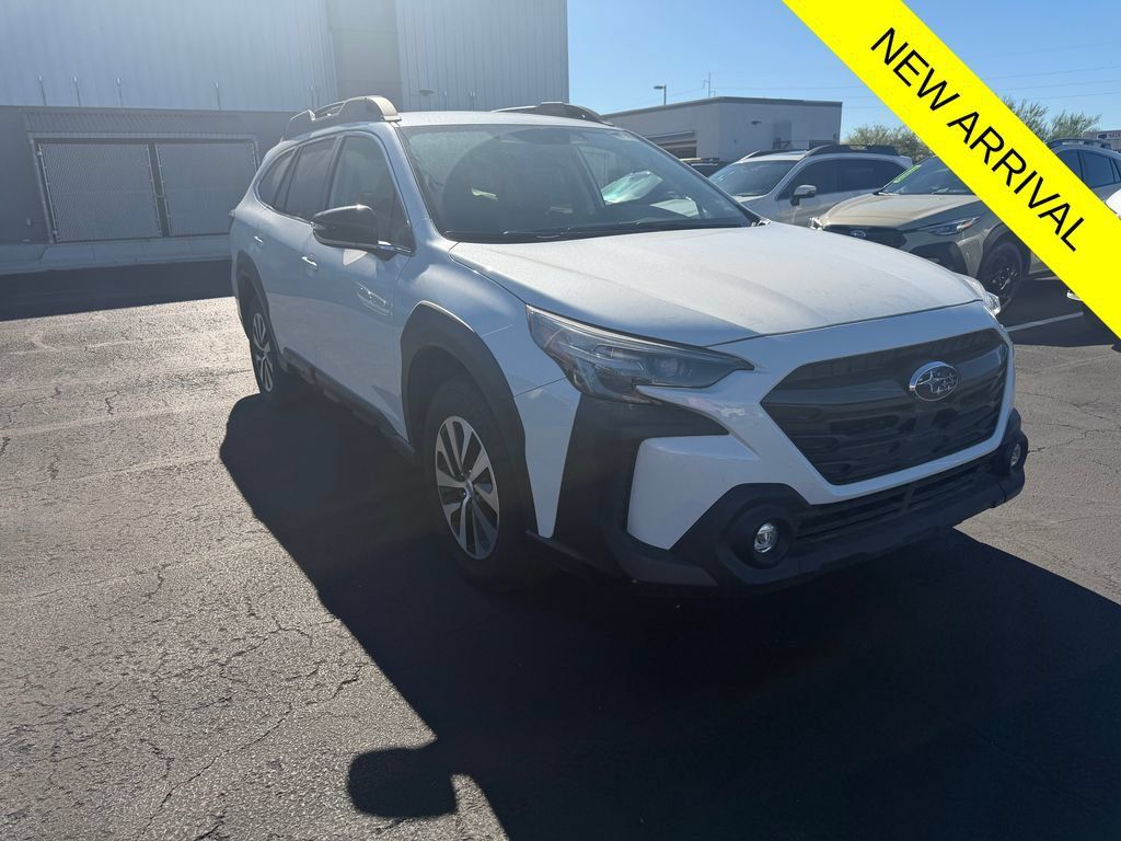 Used 2025 Subaru Outback Premium AWD/4WD image 1