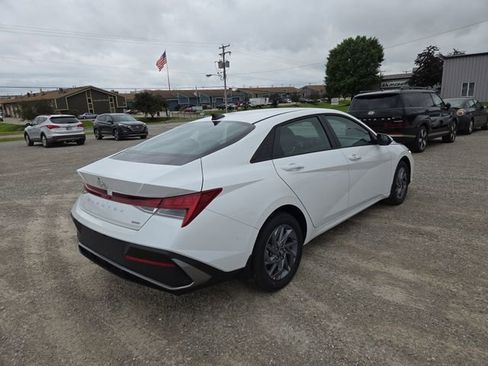 New 2025 Hyundai Elantra Blue image 6