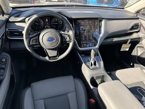 Used 2025 Subaru Outback Onyx Edition image 9