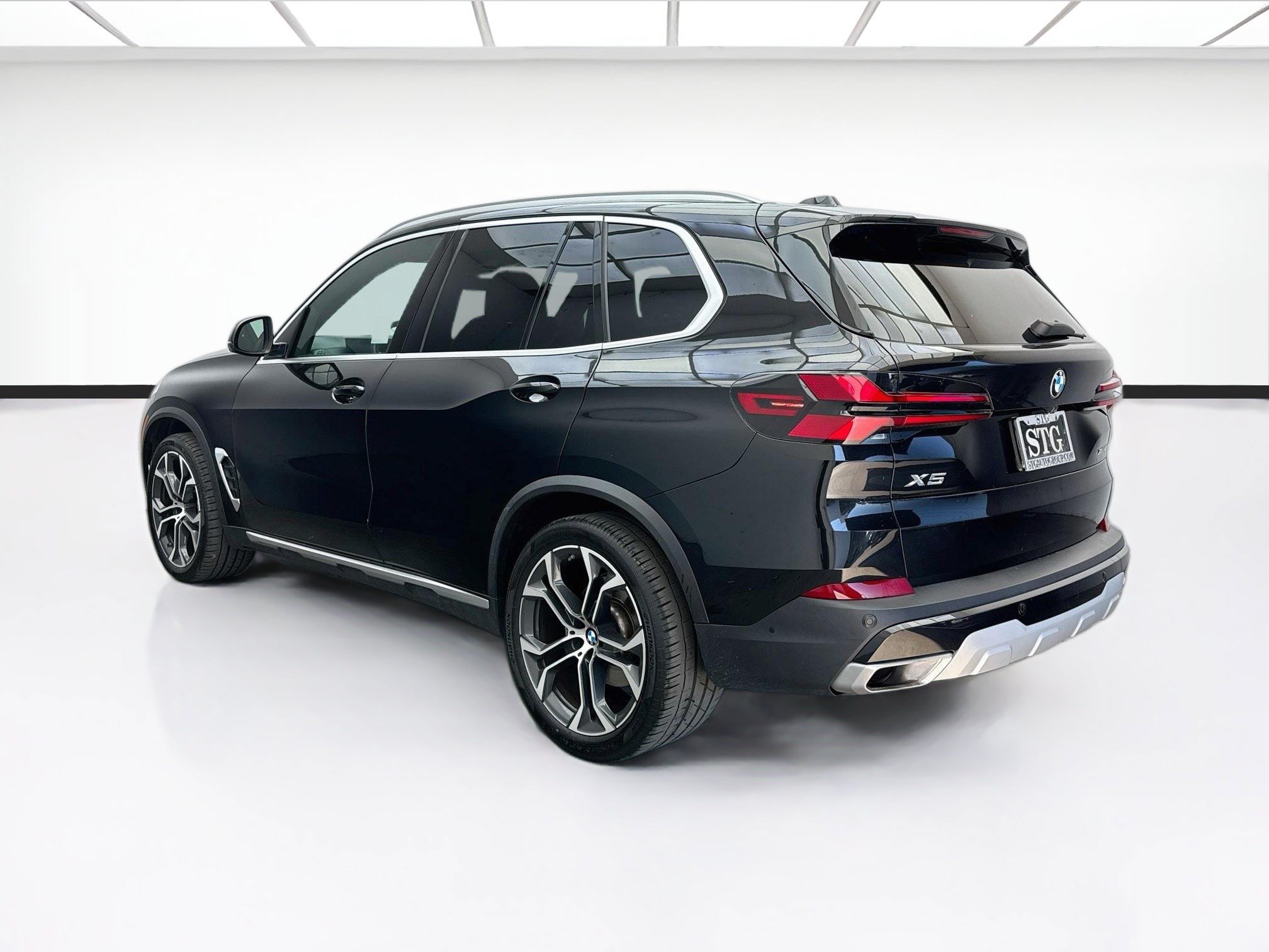 Used 2024 BMW X5 xDrive40i w/ Premium Package AWD/4WD image 6