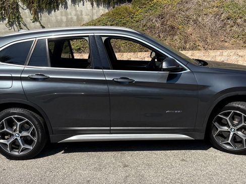 Used 2018 BMW X1 xDrive28i AWD/4WD image 3
