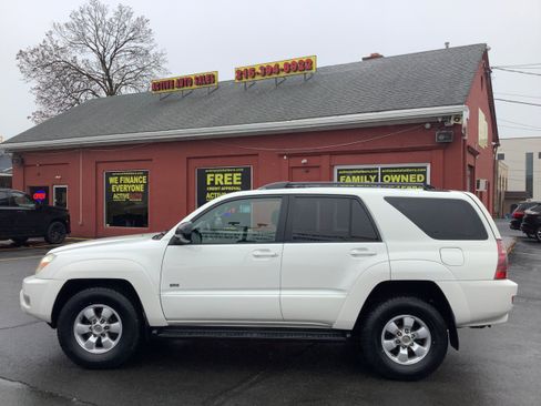 Used 2004 Toyota 4Runner SR5 image 4