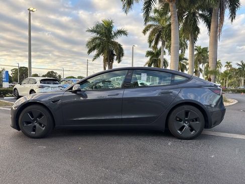 Used 2023 Tesla Model 3 Standard Range image 11
