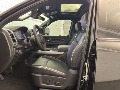 New 2026 RAM 2500 Laramie AWD/4WD image 21