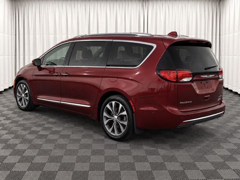 Used 2017 Chrysler Pacifica Limited FWD image 5