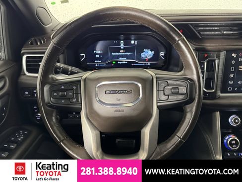 Used 2022 GMC Yukon Denali w/ Denali Premium Package AWD/4WD image 29