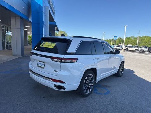 Used 2024 Jeep Grand Cherokee Overland w/ Luxury Tech Group IV AWD/4WD image 25