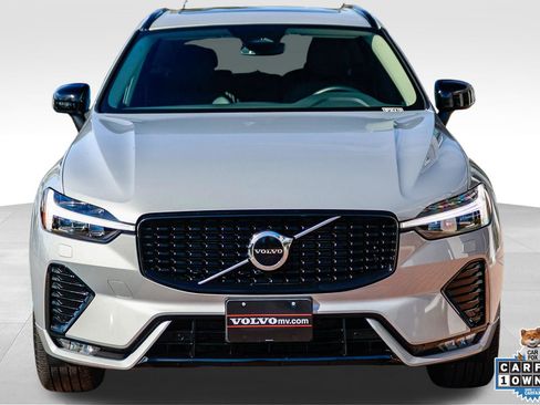 Used 2025 Volvo XC60 B5 Core image 2
