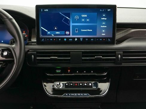 Used 2025 Lincoln Corsair Reserve image 15