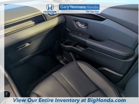 Certified 2025 Honda Pilot Touring image 18