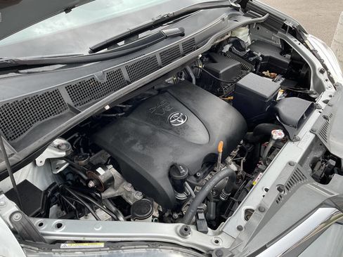 Used 2020 Toyota Sienna Limited Premium w/ Protection Package FWD image 72