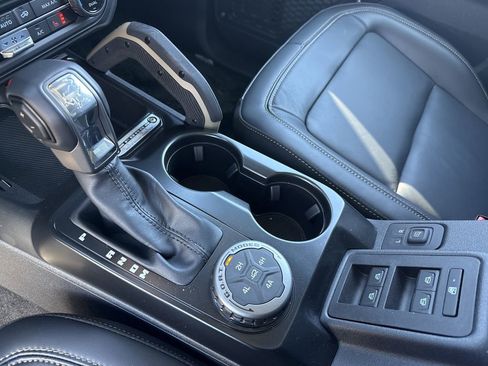 New 2025 Ford Bronco Badlands image 32