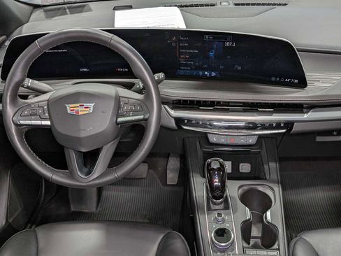 Certified 2024 Cadillac XT4 Premium Luxury w/ Cold Weather Package AWD/4WD image 5