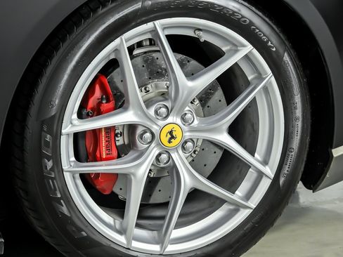 Used 2014 Ferrari F12 Berlinetta RWD image 15