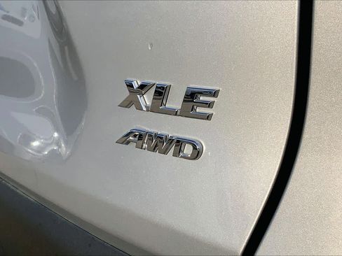 Used 2025 Toyota RAV4 XLE image 7