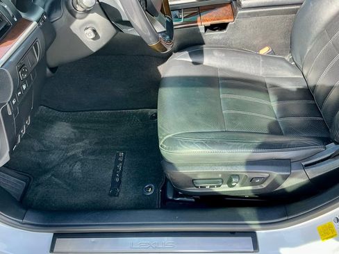 Used 2016 Lexus ES 350 350 w/ Luxury Package w/Wood Trim image 41