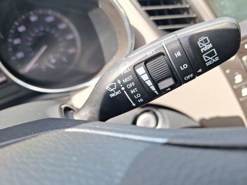 Used 2017 Hyundai Santa Fe FWD image 23