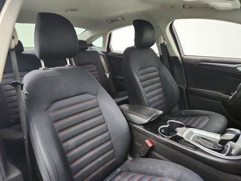 Used 2014 Ford Fusion SE FWD image 25