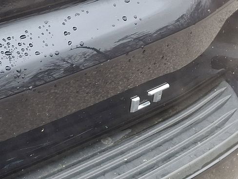 Used 2023 Chevrolet Suburban LT image 33