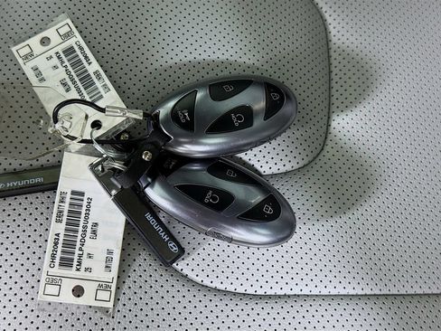 Certified 2025 Hyundai Elantra Limited FWD image 35