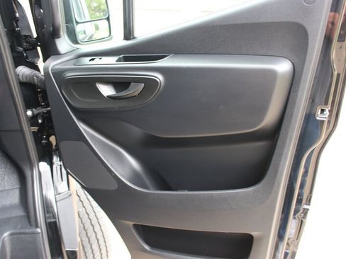 Used 2026 Mercedes-Benz Sprinter 2500 image 17