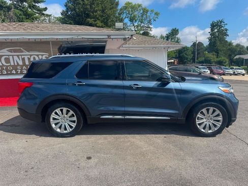 Used 2020 Ford Explorer Limited RWD image 2