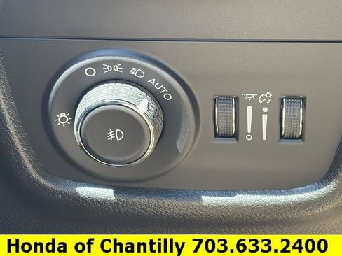 Used 2025 Jeep Grand Cherokee Limited w/ Trailer Tow Package AWD/4WD image 14