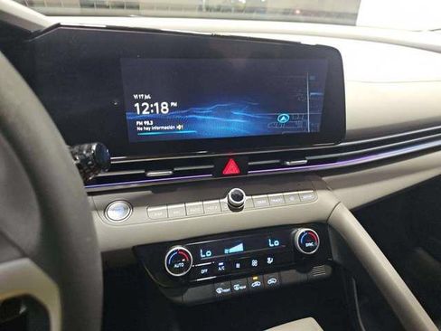 Used 2024 Hyundai Elantra SEL FWD image 2