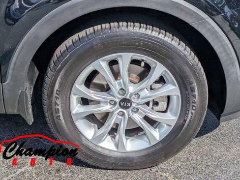 Used 2020 Kia Telluride LX image 12