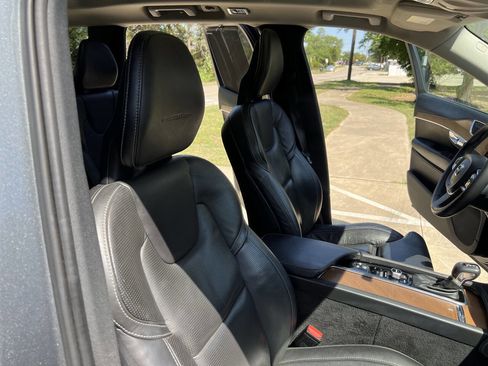 Used 2016 Volvo XC90 T6 Inscription w/ Vision Package image 24