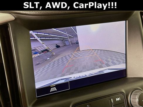 Used 2024 GMC Terrain SLT image 15