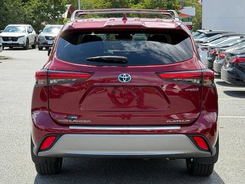 Used 2022 Toyota Highlander Platinum AWD/4WD image 4