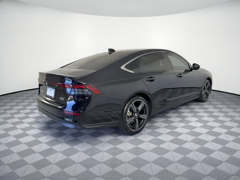 Used 2024 Honda Accord Sport image 9