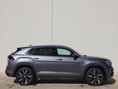 Used 2025 Volkswagen Atlas Cross Sport SEL Premium R-Line image 3