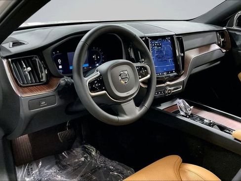 Used 2023 Volvo XC60 B5 Ultimate w/ Climate Package AWD/4WD image 17