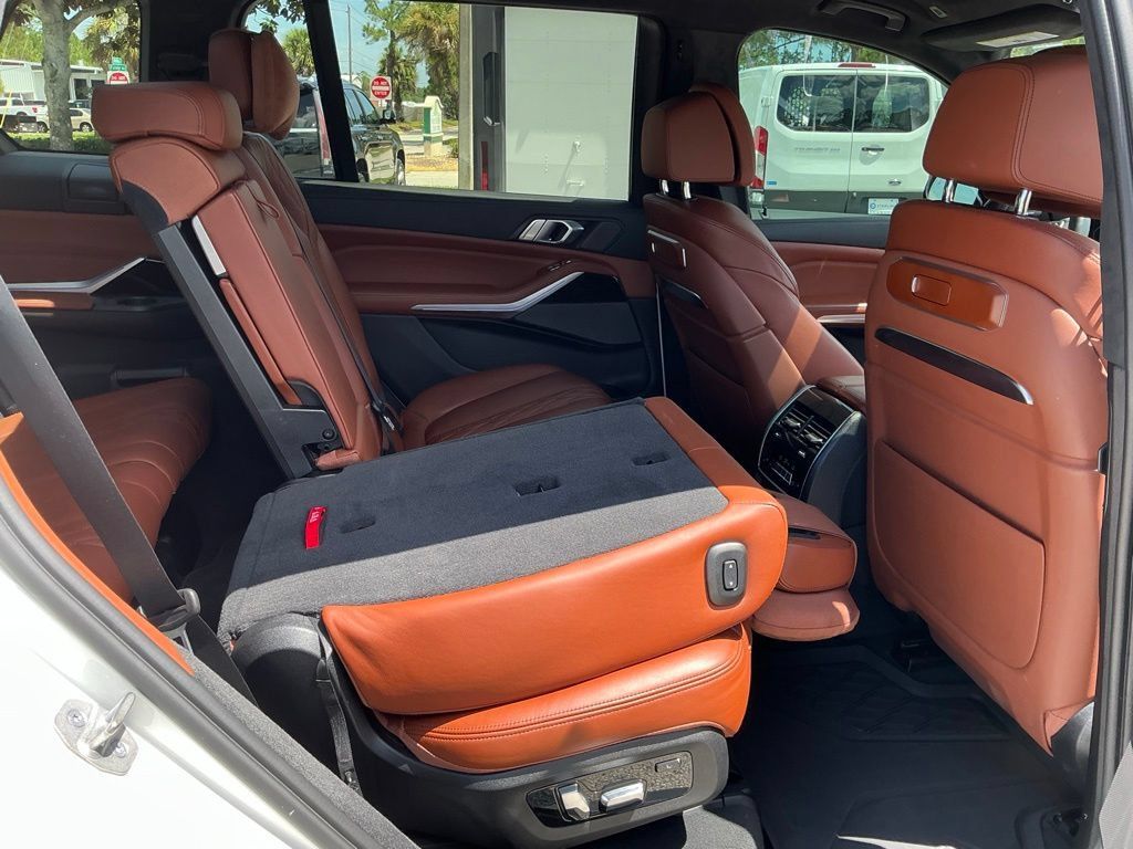 Used 2023 BMW X7 M60i w/ Executive Package AWD/4WD image 23