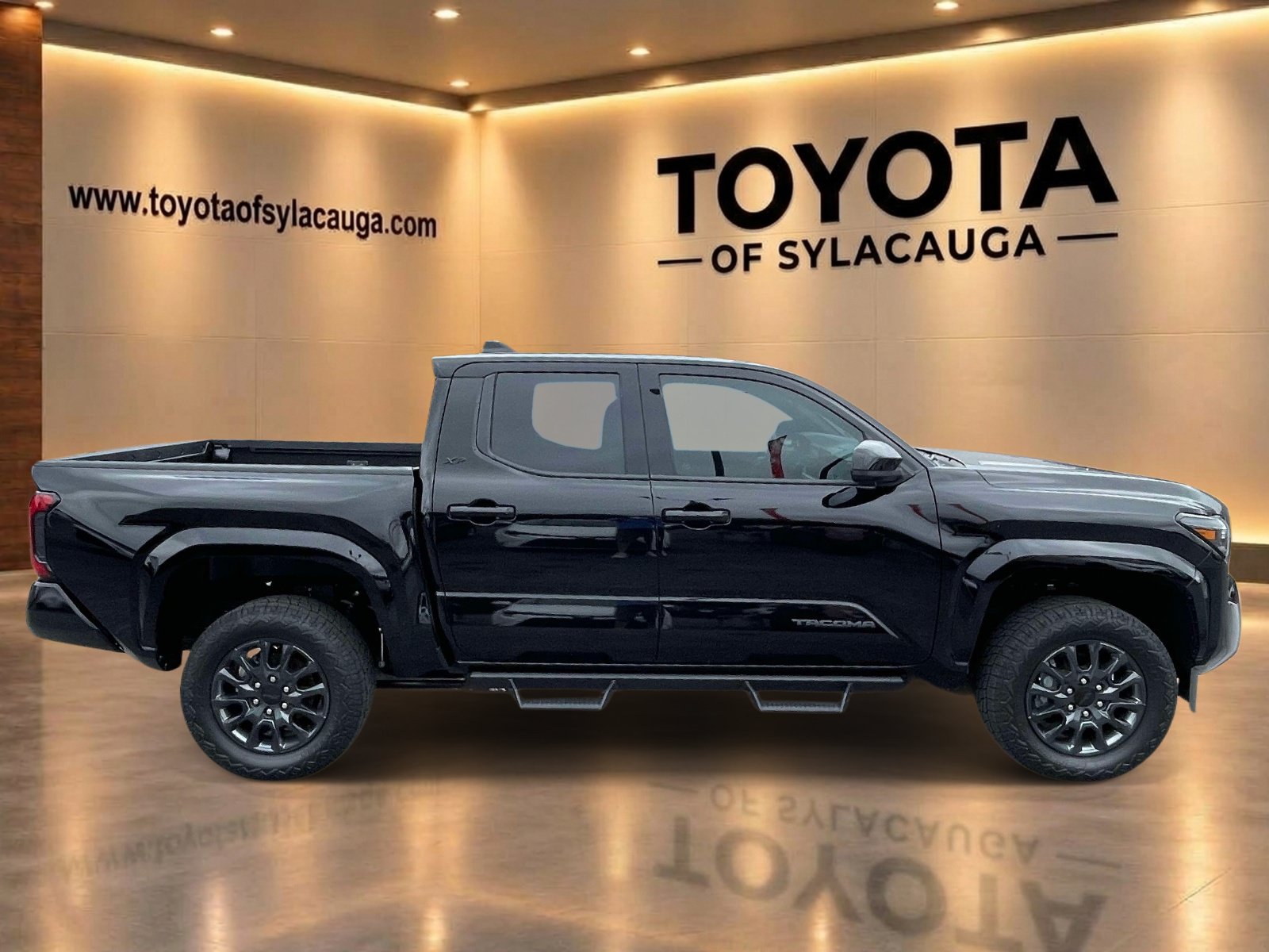 Used 2025 Toyota Tacoma SR5 AWD/4WD image 2