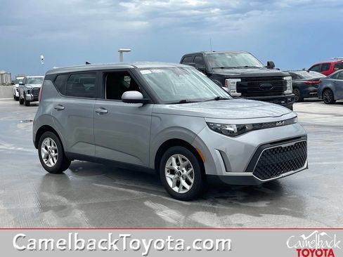 Used 2024 Kia Soul LX w/ Option Group 015 FWD image 1