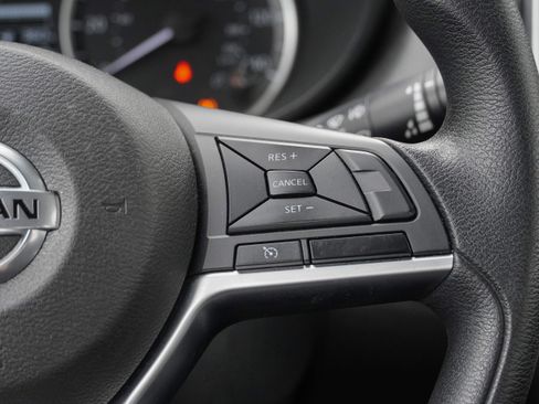 Used 2020 Nissan Versa S FWD image 22
