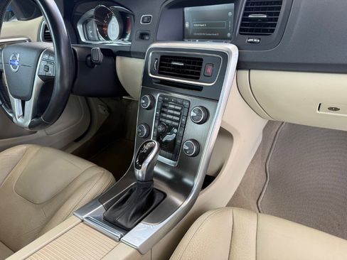 Used 2014 Volvo S60 T5 image 26